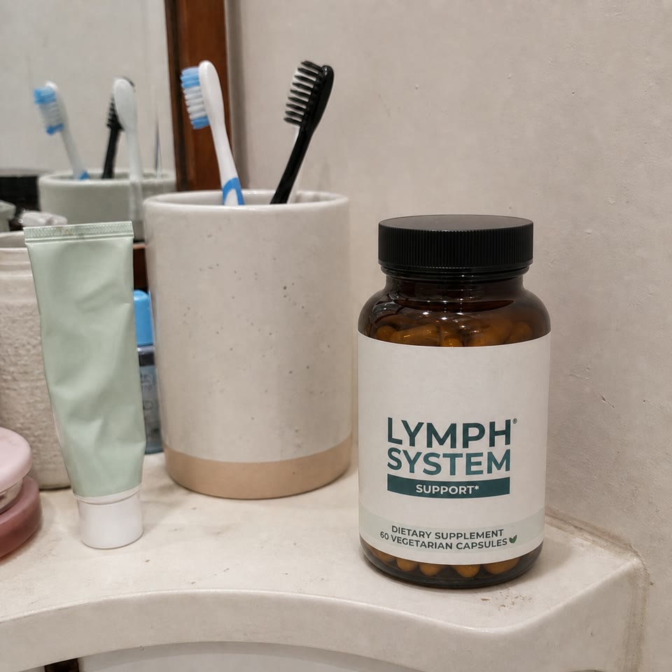 Customer photo shared with a review of Aida™ - Lymphatic Reset Capsules